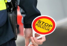 POLICIJA ODUZELA VOZILO PIJANOM VOZAČU BEZ VOZAČKE DOZVOLE