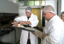 UČENICI PONOVO NA PRAKSI U KEKSARI “MIRA”