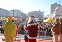 MALIŠANI NA TRGU MAJORA ZORANA KARLICE OBILJEŽILI DJEČIJU NOVU GODINU (FOTO)