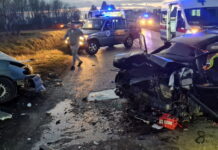 VATROGASCI IZVLAČILI POVRIJEĐENE IZ SMRSKANIH VOZILA