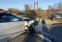 SUDAR TRI VOZILA KOD ČARAKOVA, VOZAČI LAKŠE POVRIJEĐENI (FOTO)