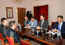 GENERALNI KONZUL TURSKE U BANJALUCI DŽAN AJGUN U POSJETI GRADSKOJ UPRAVI PRIJEDOR