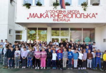 ŠKOLA KOJA ČUVA TRADICIJU, ZNANJE I DJEČIJI OSMIJEH (FOTO)