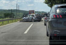 U DVIJE SAOBRAĆAJNE NEZGODE VIŠE OSOBA POVRIJEĐENO