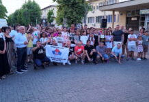 Humanitarni vidovdanski bazar i koncert spojili Prijedor i Kosovo i Metohiju (FOTO)